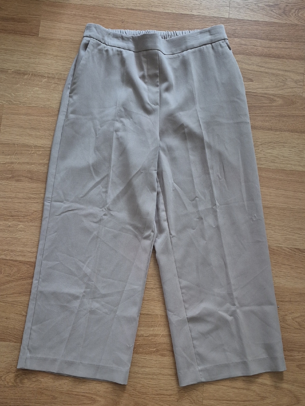 Nicole Miller Taupe Wide-Leg Cropped Pants